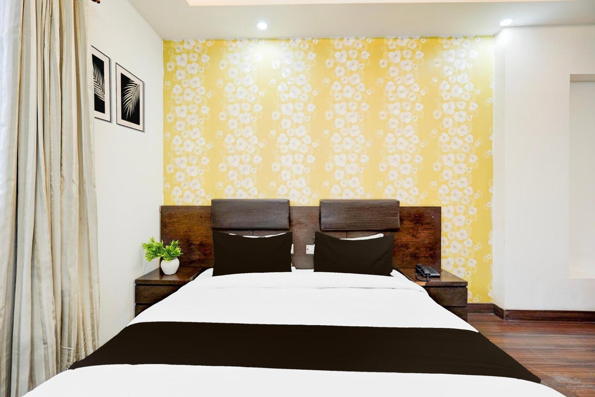 Super Townhouse Sector 51 Noida Near Metro Station Hotell Eksteriør bilde