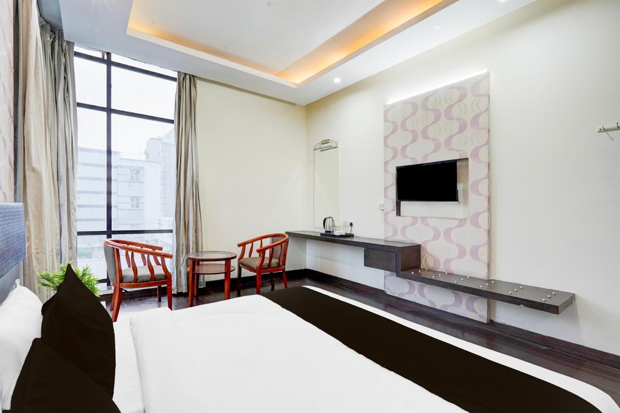 Super Townhouse Sector 51 Noida Near Metro Station Hotell Eksteriør bilde