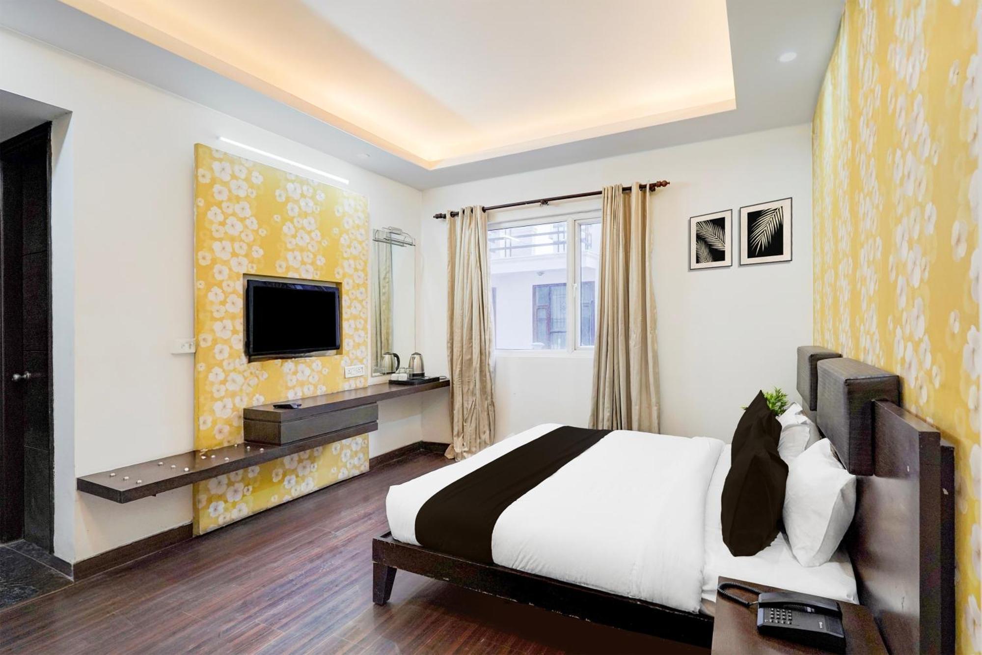 Super Townhouse Sector 51 Noida Near Metro Station Hotell Eksteriør bilde