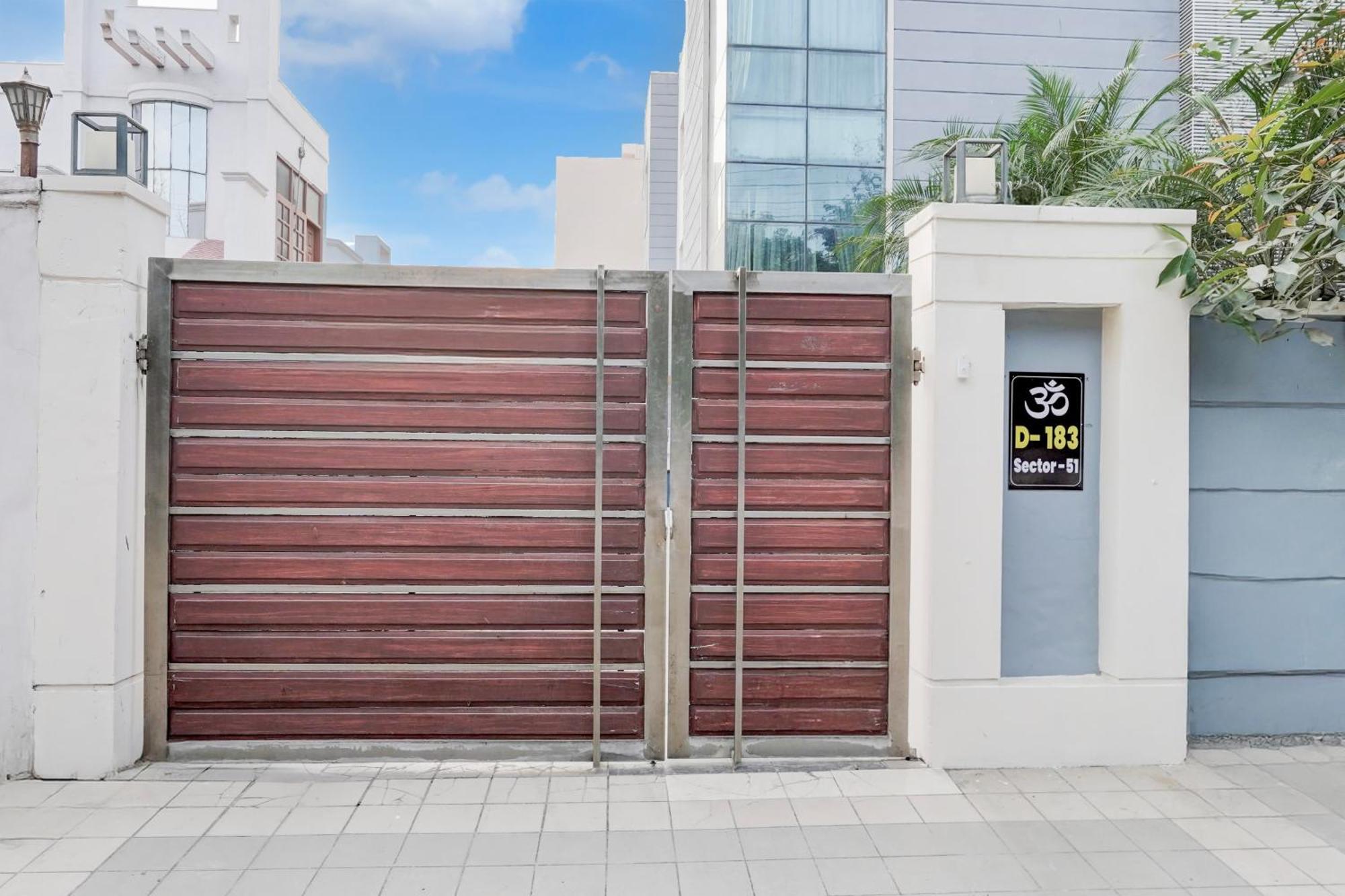Super Townhouse Sector 51 Noida Near Metro Station Hotell Eksteriør bilde