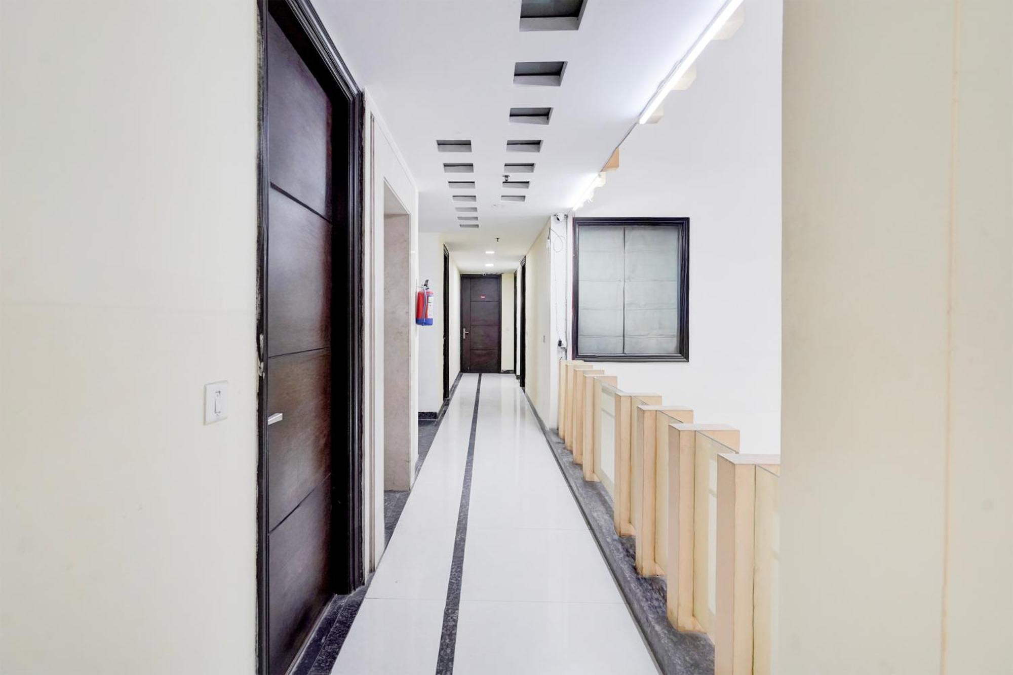 Super Townhouse Sector 51 Noida Near Metro Station Hotell Eksteriør bilde