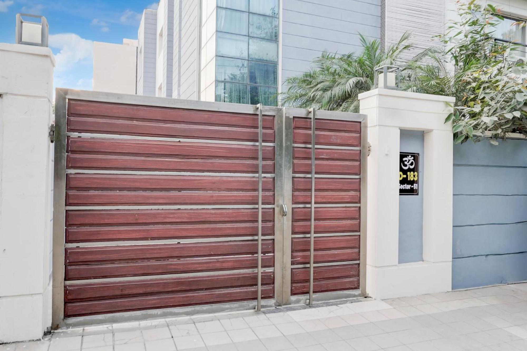 Super Townhouse Sector 51 Noida Near Metro Station Hotell Eksteriør bilde